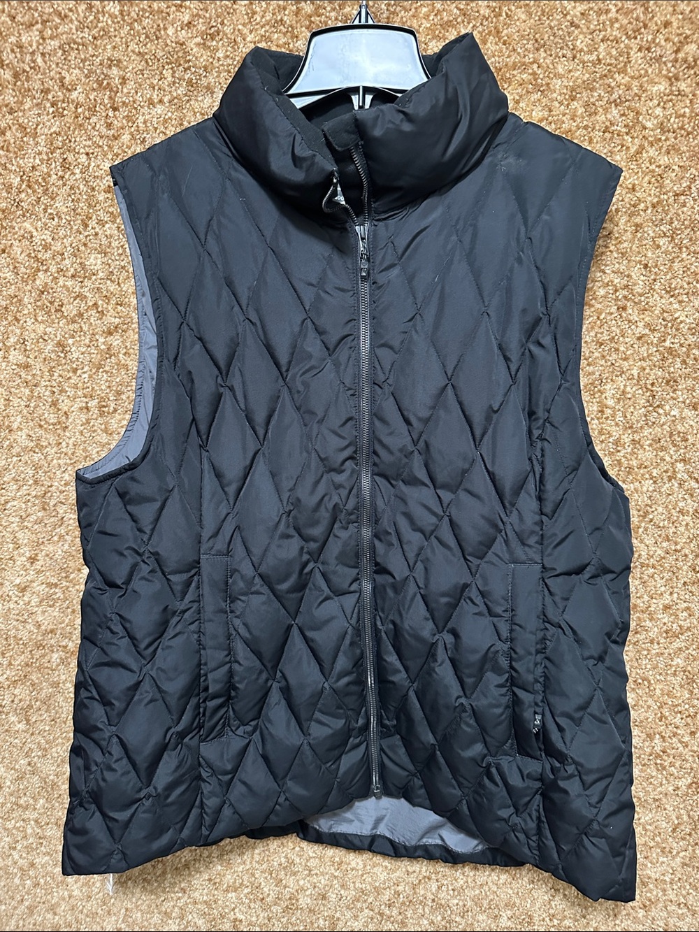 Moosejaw Duck Feather Black Quilted Diamond Puffer Vest - Women